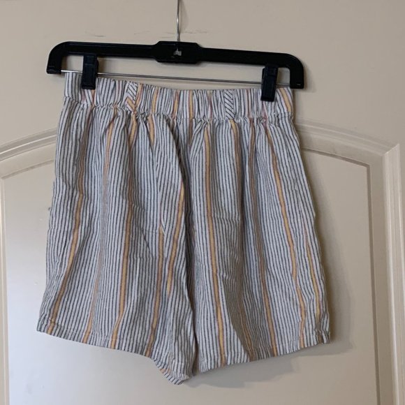 short - Picture 2 of 3